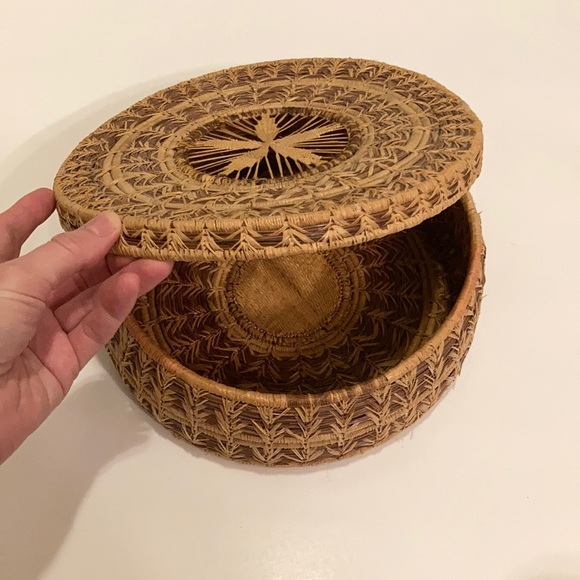Vintage Basket With Lid
